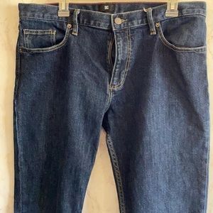 Like new slim fit DC jeans.